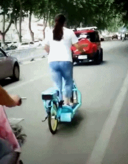 |搞笑GIF:我都不敢这么p,她却敢这么长!