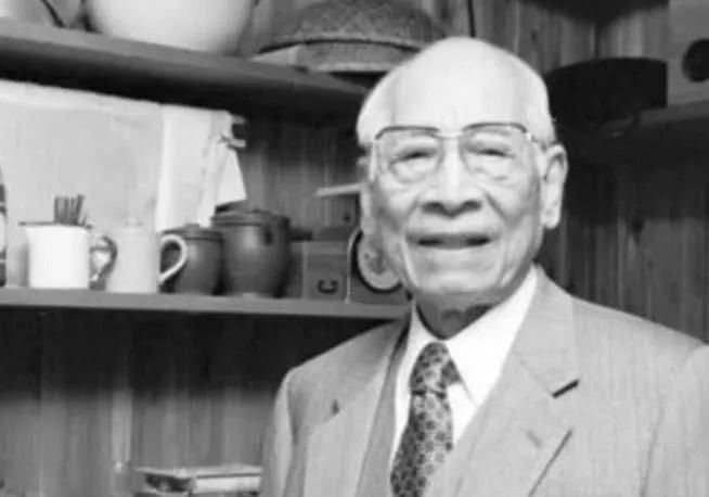 泡面|泡面创始人将方便面当饭吃,看到其活的岁数后,网友:被骗多年!