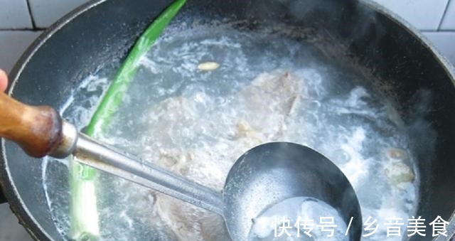 新手|汁浓肉香的牛腩，几步轻松搞定，烹饪新手一学就会的西红柿炖牛腩！