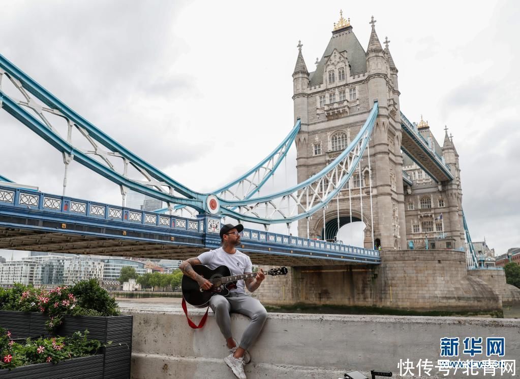 新冠|英国单日新增新冠确诊病例32700例