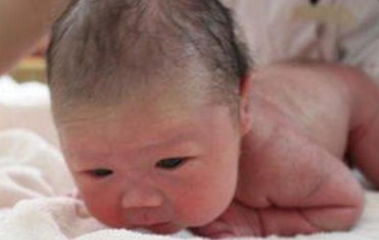 小老头|刚生完孩子,产妇就要将孩子处理掉,听完原因,医生护士哭笑不得