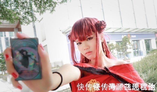 coser|叶罗丽跨越次元壁，真人版的叶罗丽，领略真人齐娜的独特魅力