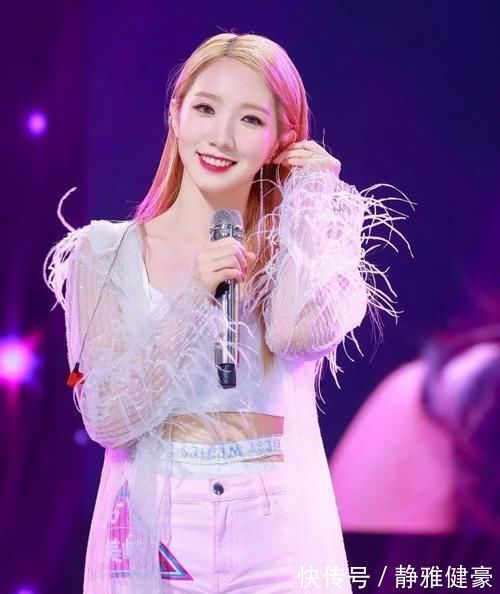 女人|不管多大年纪的女人,这5种发型留久了,脱发还很伤头发!