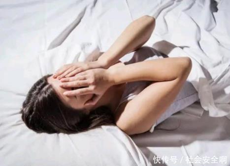 女人50岁绝经,并不是坏事,绝经后,2个问题会慢慢“溜走”