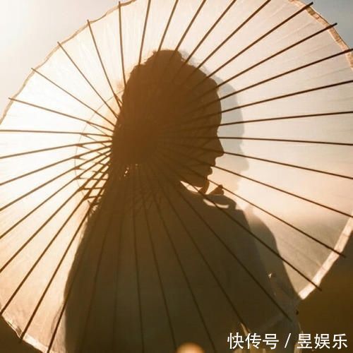 柳三变!柳永一首很不要脸的词,为沉迷酒色找理由,读来却是风华绝代