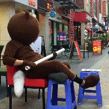 |搞笑GIF段子：现在发传单的都这么嚣张了吗