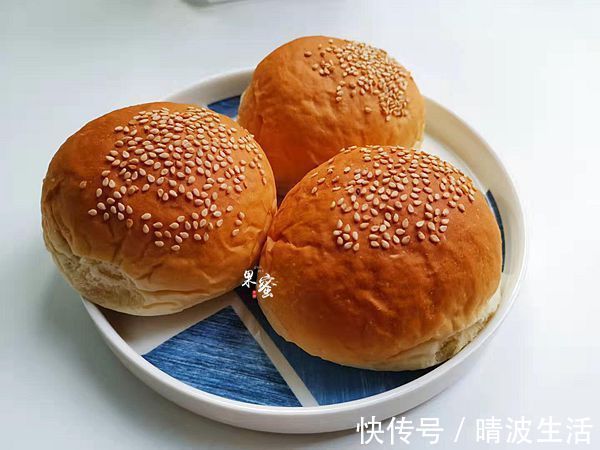 一家三口的假日早餐，15分钟备好上桌了，简单味美，孩子也喜欢