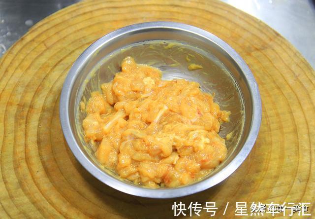 解馋|鸡胸肉这样炒着吃，又嫩又滑，搭配这几种菜，营养均衡又解馋