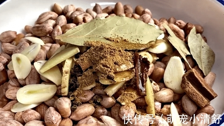 天冷了,少吃板栗核桃多吃它,锅中一炒,焦香酥脆,不懂真可惜