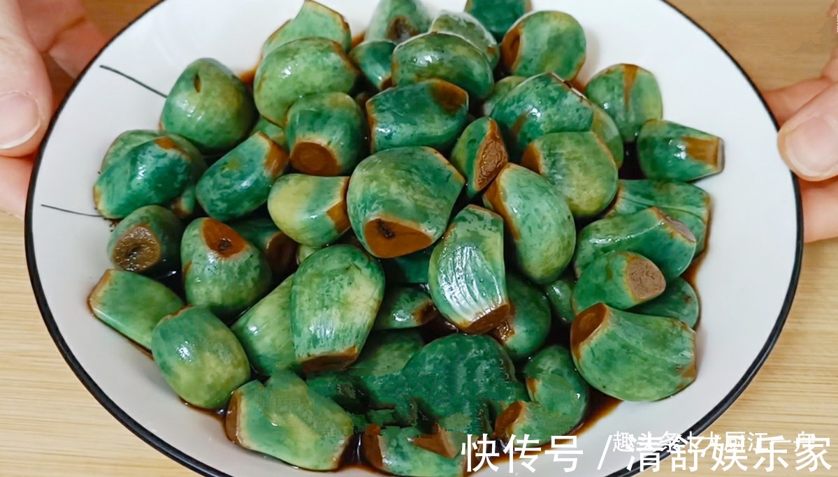 大蒜|腌腊八蒜,先放醋就错了,教你一招,1天就变绿,酸脆开胃又解馋