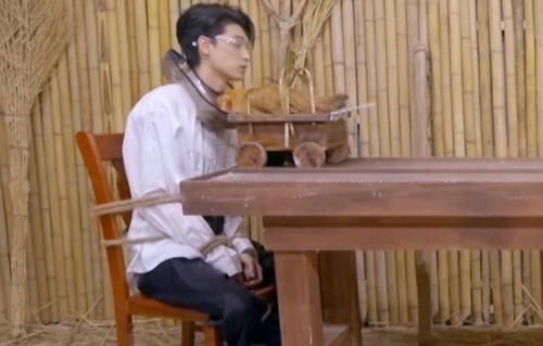 秦霄贤|清一色五星好评，这部黑马综艺，凭什么能让观众笑得“人仰马翻”