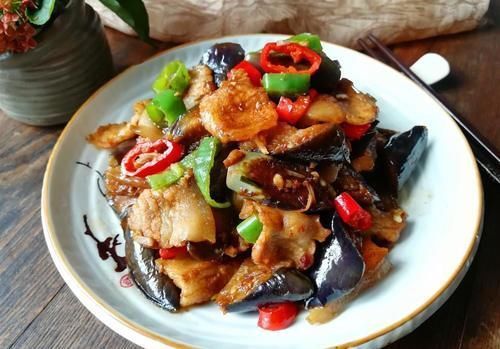 都会觉得比不上自己家里面的家常菜的味道，美味的家常腐竹，待客也是很合适