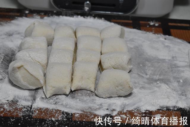中筋面粉|早餐爱上这包子，蓬松暄软，用这食材做馅鲜美营养好，贵一点也值