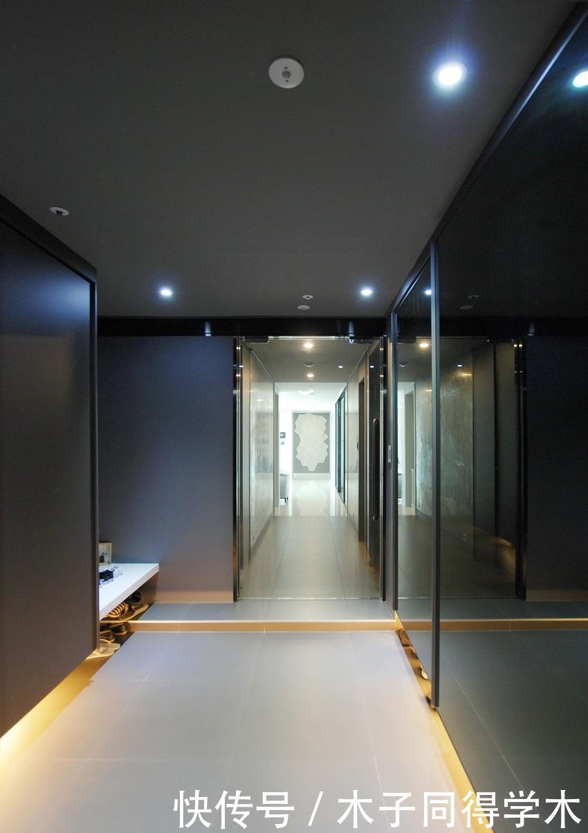 衣帽间|但凡买得起大平层，我都这样装，151㎡大气奢华，全屋黑色很高级