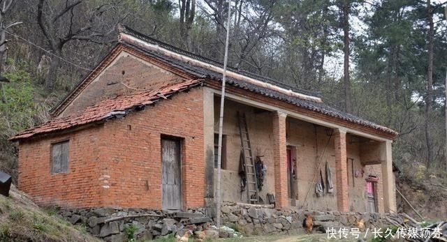 农村|子女户口迁出农村,父母留下的农村土地和宅基地,还能继承吗?