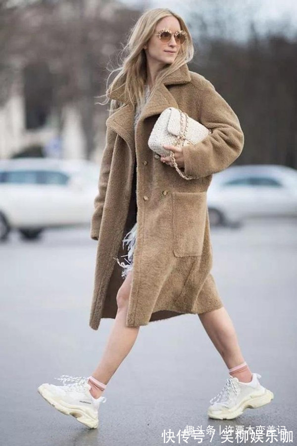 鞋子 女人过了50岁,建议少穿高跟鞋多穿这3种鞋,时髦舒适还百搭