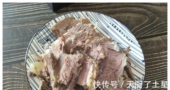 调料|炖牛肉时,不要直接焯水,否则牛肉煮不烂,难嚼还塞牙!