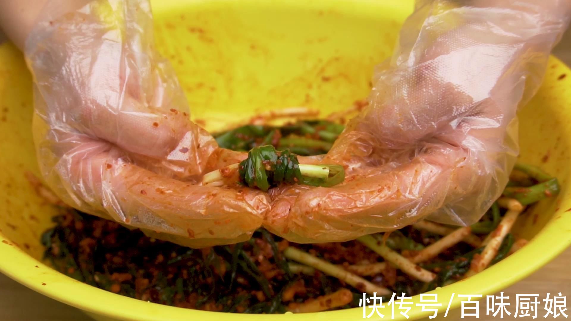 小葱不要再蘸酱吃了,这样做,超级的下饭,一次都能吃两碗米饭了