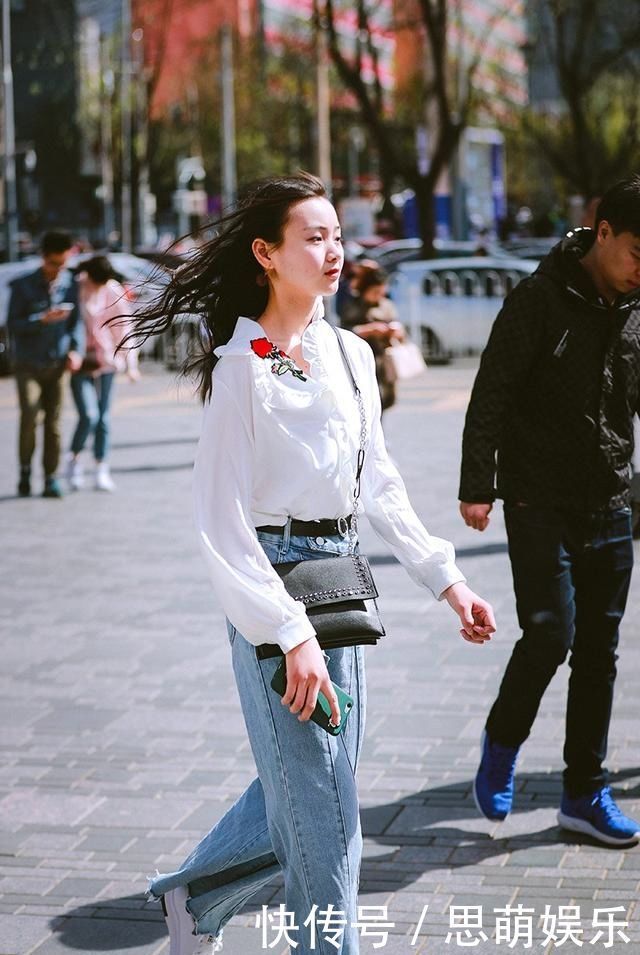 街拍学会时尚达人们的穿衣之术,你也可以轻而易举地穿出时髦感