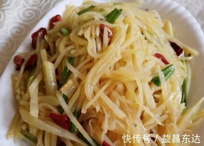 炒土豆丝，先放醋还是后放醋？老师傅：顺序对了，更爽脆更好吃