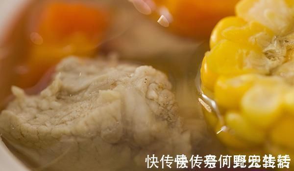 炖肉出现的白沫，是营养品还是垃圾？不少人都搞错了，肉白炖了