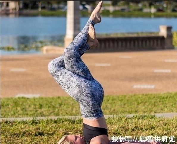 右脚|每天练背长命百岁,4个动作疏通背部经络,放松背部,缓解酸痛