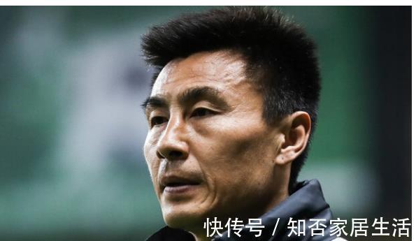 李霄鹏|昔日国足大佬退役后无人问津,曾跟李铁齐名,被球迷质疑为球霸