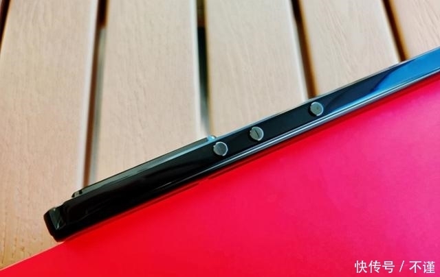 R2|「集微拆评」坚果R2评测：旗舰配置加独有功能，手机更好用了