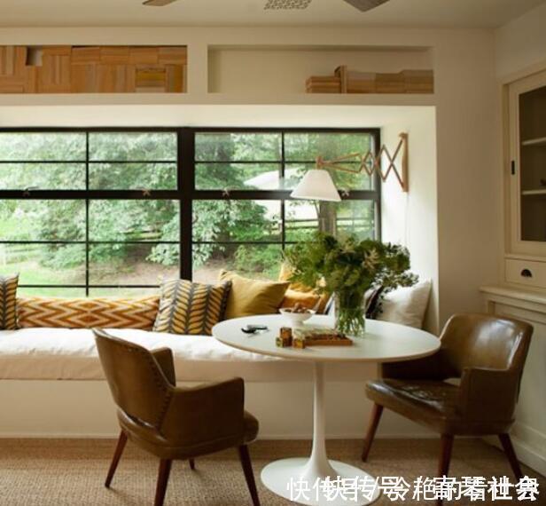 飘窗|头回见飘窗顶部打一排壁龛，不影响大小还能收纳，有点意思！