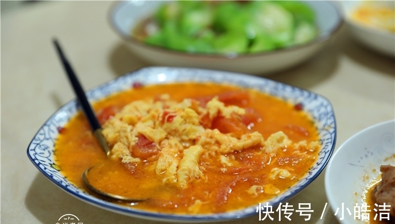 一日三餐|节后一家四口的晚餐，花钱很少吃得舒服，老少营养跟得上