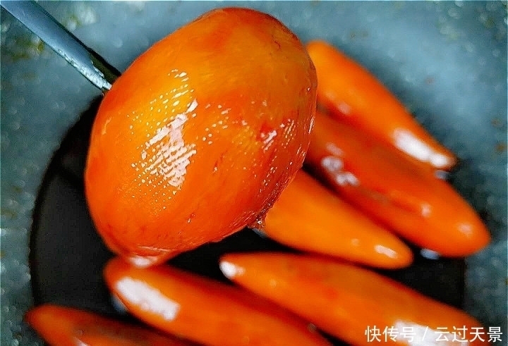 油炒糖|红薯别再煲粥了,教你新做法,一次3个不够吃,用来哄孩子最合适