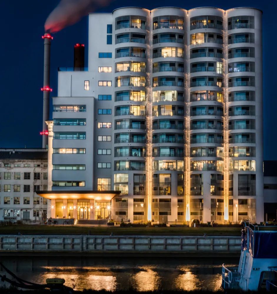 努维尔|有里又有面,千变万化的油罐筒仓