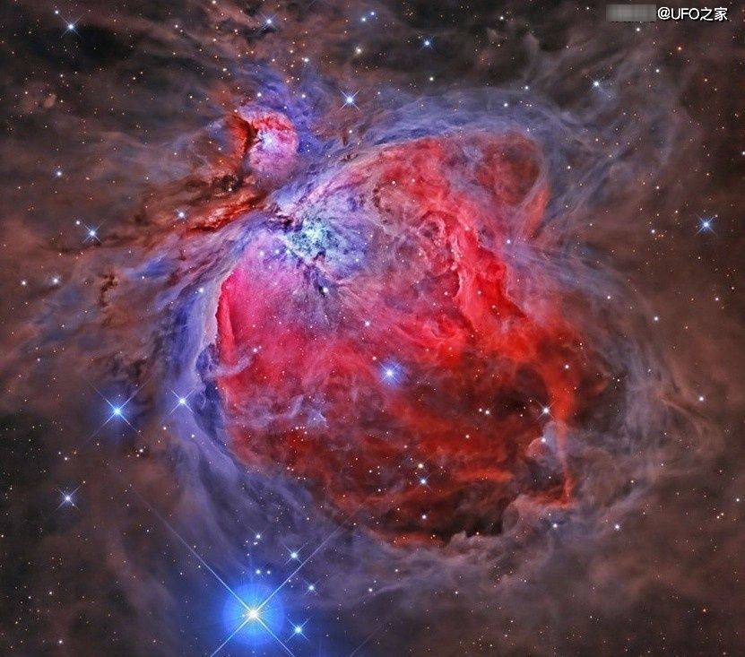 星云 是什么力量“压着”行星轨道,让它们几乎处在同一平面上?