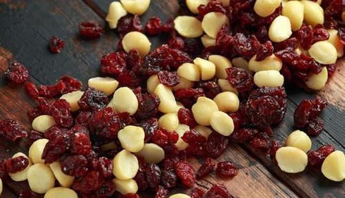 食物|女人来“大姨妈”时,多吃这6种食物,排除“污血”,子宫更干净