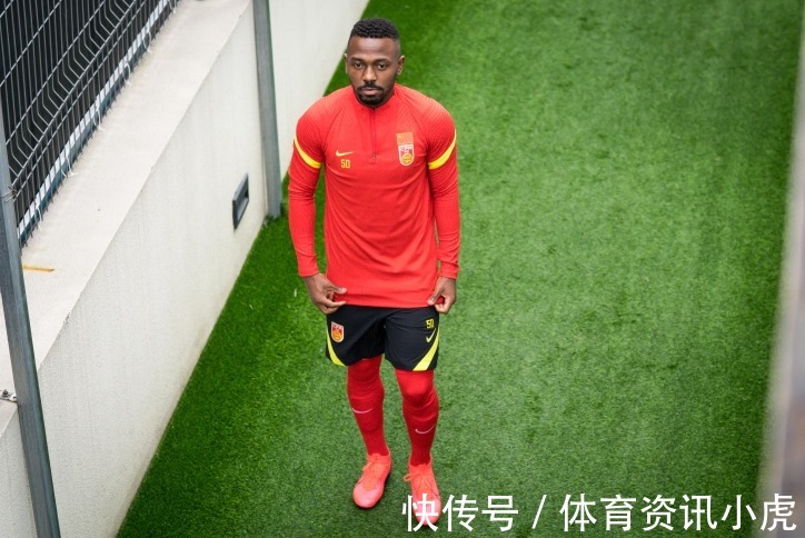 洛国富|国足归化球员情况:最犀利之人终于伤愈复出,艾克森感染新冠无缘战日本越南