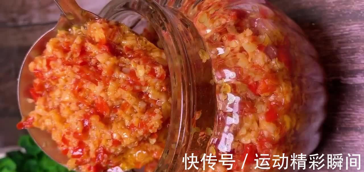 蒜蓉辣椒酱在家也能做,做法简单成本低廉,比去外头买划算好几倍