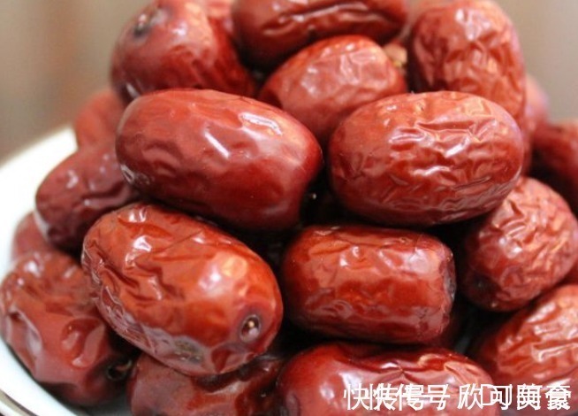 排毒|红枣和此物一起煮,滋阴养肾,排毒祛湿,头发乌黑亮丽,肌肤红润
