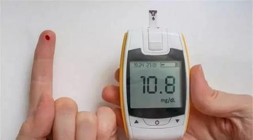 内分泌主任:糖尿病防控并不难,一种“零食”坚持吃,稳定血糖值