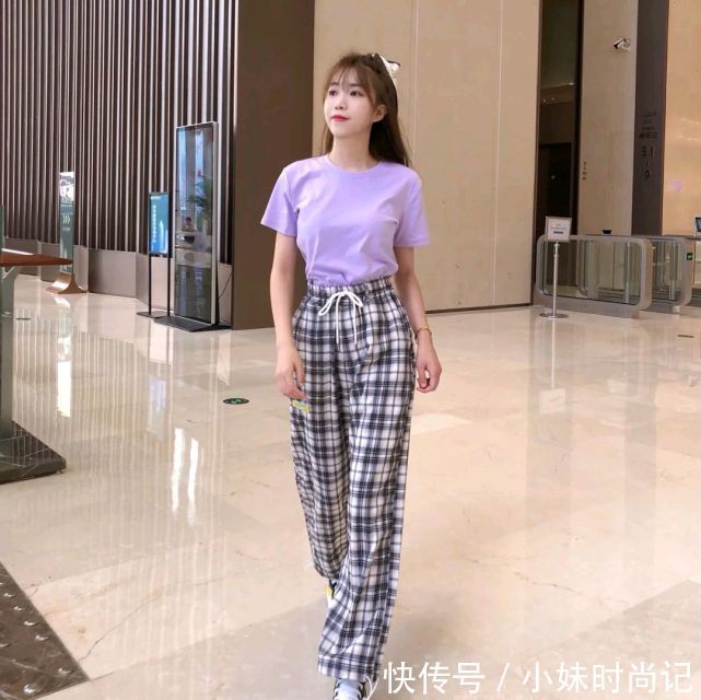 格纹裤|怎么穿T恤才好看?采用简单的穿搭技巧,就能让普通的T恤不再普通