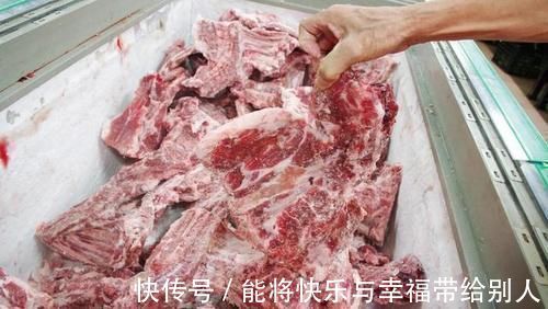 解冻肉时，不要直接清水泡，教你正确的方法，解冻快口感依旧鲜嫩