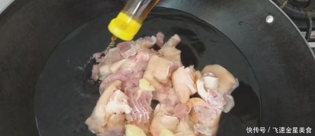  香菇炖猪脚一个客家传统味道做法，软糯浓香，满满的胶原蛋白