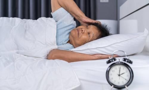 失眠者|頑固失眠老不好？可能是血瘀！中醫1個名方，活血化瘀，助睡眠