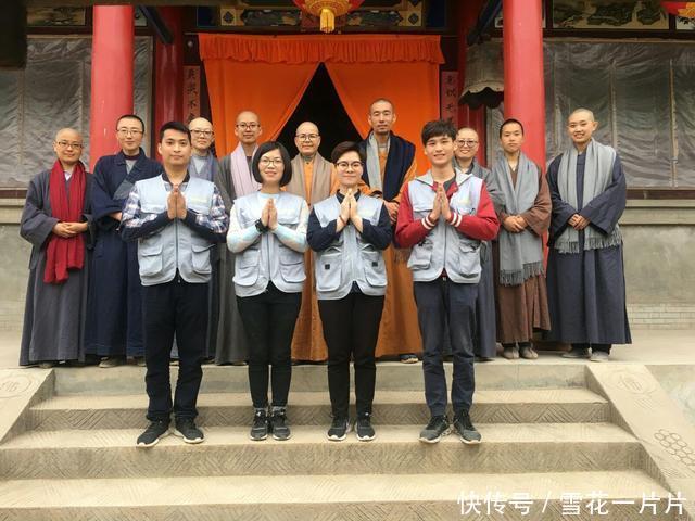 陕西一家四口人,父母学佛,子女出家,全家人在一起修行功德无量