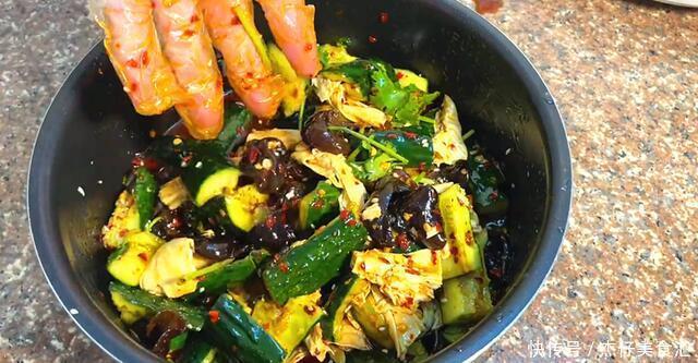 招待客人的时候,做这样一道凉拌菜,清脆爽口吃得完全停不下来