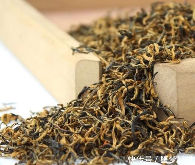 大赤甘|金骏眉属于“红茶中的贵族”, 它的颜色越金越好吗?