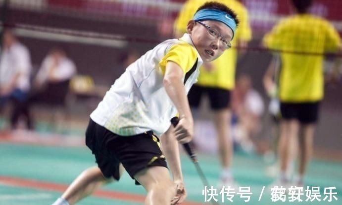 补充营养|孩子身高进入“猛长期”,会有3种不适,抓住机会多长几厘米