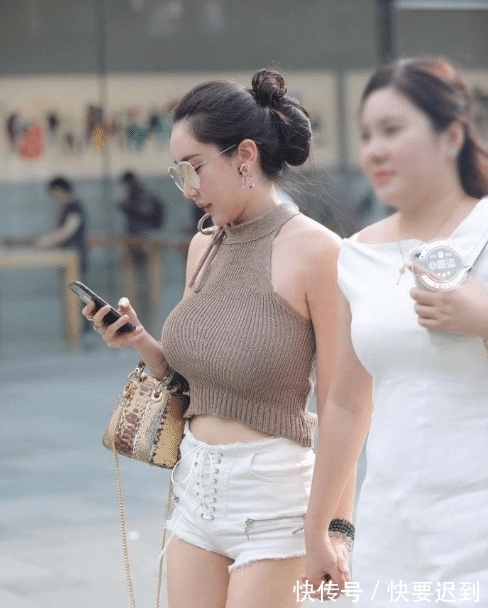 美女|都这么会穿，成为闺蜜也正常！