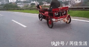 |搞笑GIF段子：妹子，这么大的太阳，你坐地板上晒衣服的么