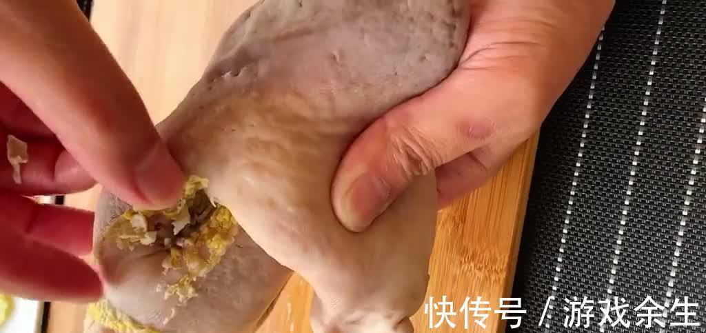 猪肚汤正确的做法,选择合适的药材很重要,汤鲜味美营养滋补