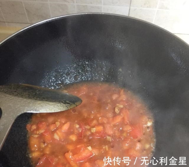 番茄炒软|酸甜开胃的番茄炒菜花，一道振奋食欲，健康营养的家常炒菜！